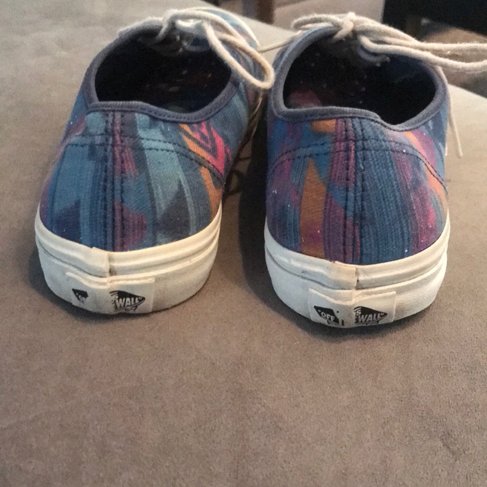 Vans - Picture 3 of 4